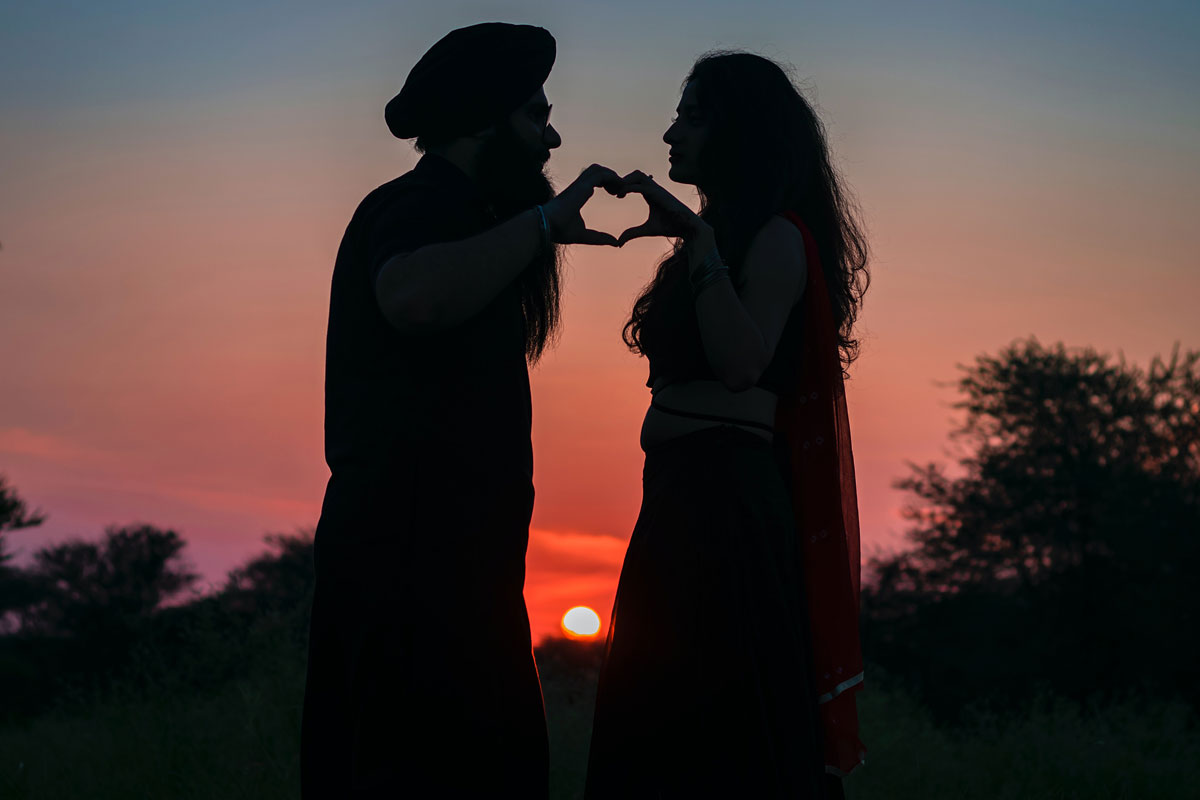 AddamysCruz's tweet card. Question: How can we maintain our own integrity? Relationships come in many forms, but attachment to relationship models will inevitably upset us. The key: fewer expectations; more compassion.