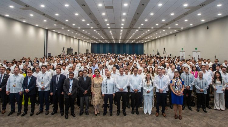 eGasControlVol's tweet card. México planea una reserva estratégica de gas ante la vulnerabilidad del sistema. Cenagas presenta el Plan Quinquenal Sistrangas con inversión mixta.