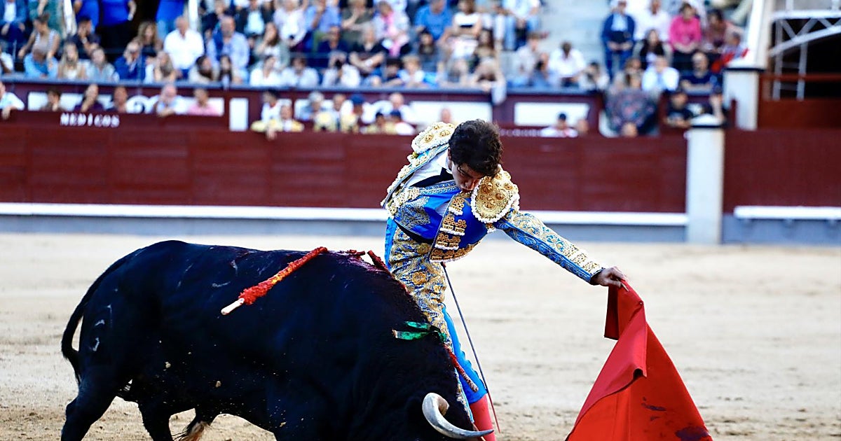 CharoABCToros's tweet card. El madrileño, uno de los toreros que más ilusión despiertan en los aficionados de cara a la próxima temporada, estrena mentor