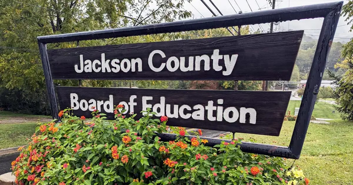 DysruptionHub's tweet card. Jackson County schools closed Tuesday after a DDoS cyberattack; officials say no data was breached and classes are expected to resume Monday.