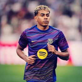 InfographicsN's tweet card. 'Start believing the hype' - how 'effortless' Estevao outshone Yamal