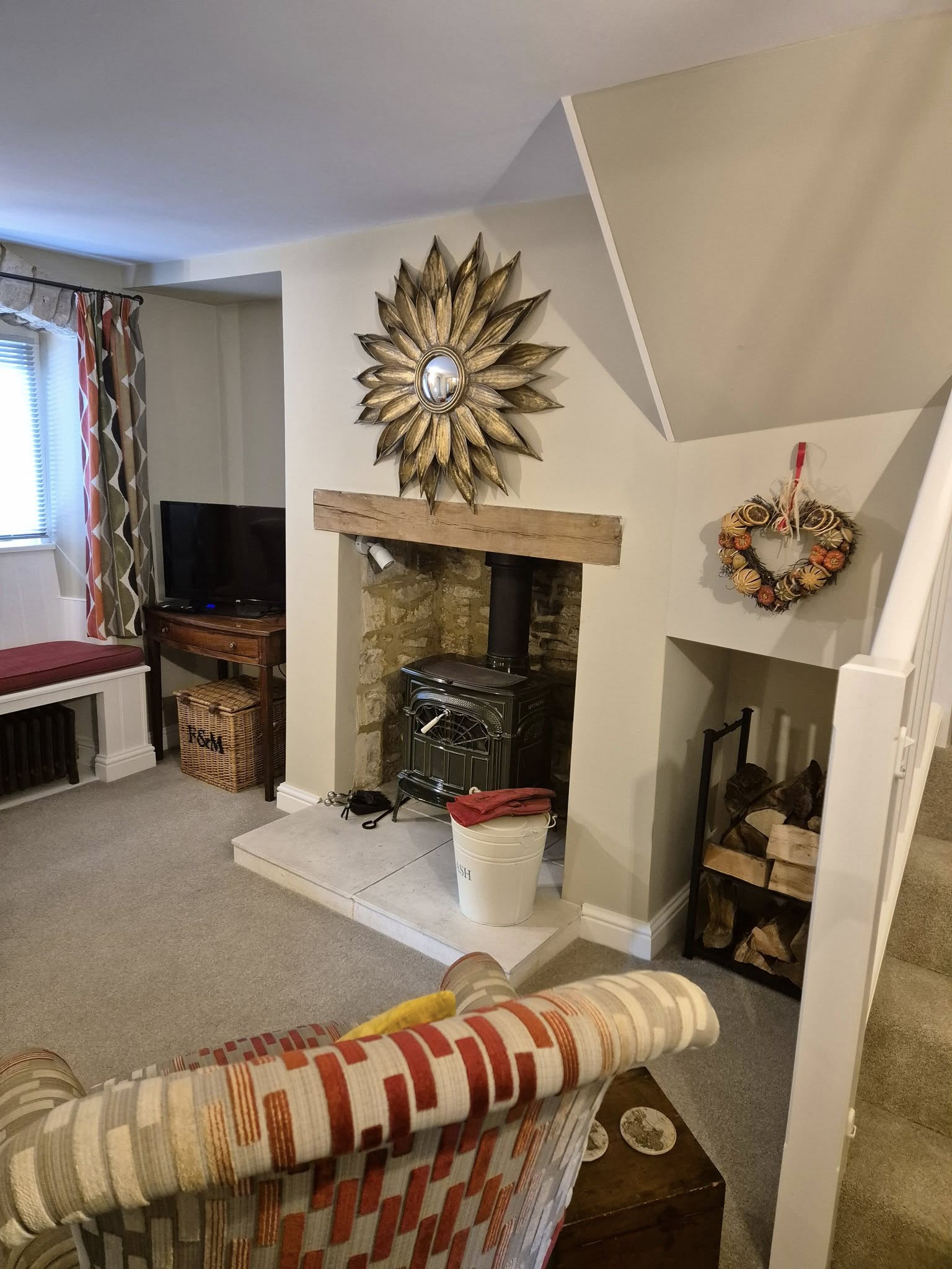 shanyloublog's tweet card. If you have found yourself wanting to visit a new part of the Cotswolds, I highly recommend visiting Minchinhampton! Minchinhampton is a lovely market town