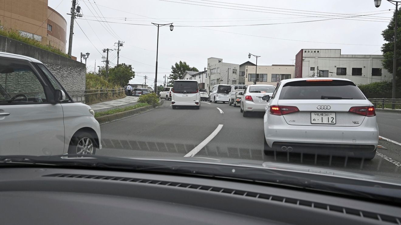 komonews's tweet card. Data from the National Oceanic and Atmospheric Administration shows a tsunami wave over 5 feet has been reported on the north-central shore of Maui.
