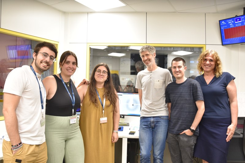 ALBAsynchrotron's tweet card. XAIRA hosted the first research group onsite, initiating the regular user operation. Researchers from Instituto de Química Física Blas Cabrera-CSIC operated the beamline and diffracted crystalline...