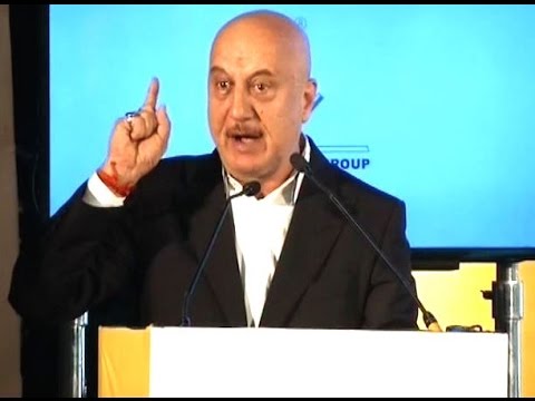 AnupamPKher's tweet card. I will vote for Rahul if he becomes one tenth of Modi: Anupam Kher at...