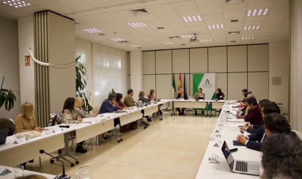 redaccionmedica's tweet card. Las más de 2.000 mujeres habrán completado las pruebas, a excepción de dos casos que las han solicitado para diciembre