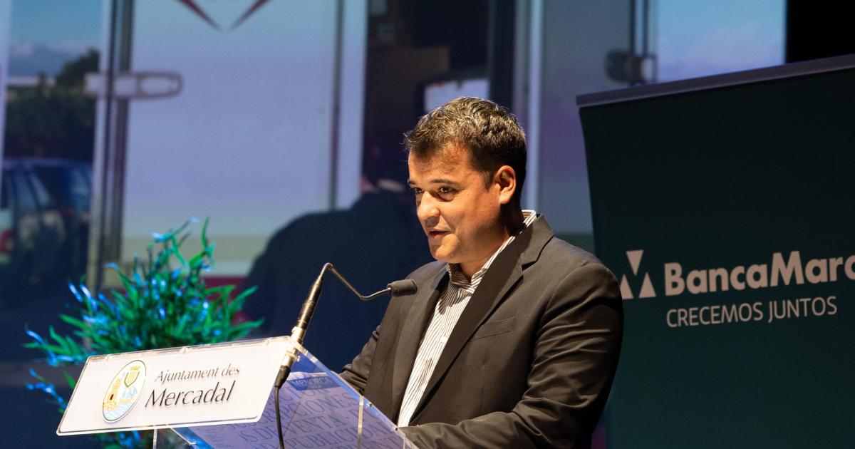 esdiarimenorca's tweet card. Segunda generación de la firma de transporte comercial, arrancó su intervención evocando su infancia, muy ligada al mundo de los camiones. Bernat Moll (Barcelona, 1995), segunda generación de la...