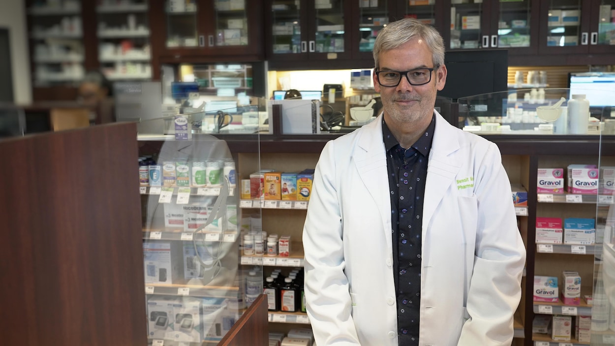 BarbaTruc20's tweet card. Les pharmaciens propriétaires accusent le gouvernement de François Legault de s'attaquer, avec sa loi, à leur droit à la négociation.