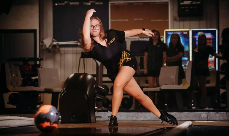 SVC_Bearcats's tweet card. NORTH BOSTON, N.Y. (Nov. 26)- Saint Vincent freshman women's bowler Savannah Douglass was named the Allegheny Mountain Collegiate Conference women's bowler of the week.