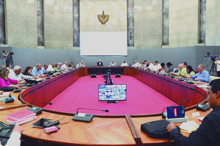 InesMChapman's tweet card. Temas como el comportamiento del Plan de la Economía y la Ejecución del Presupuesto del Estado al cierre de agosto de 2025 fueron analizados en la más reciente reunión del Consejo de Ministros,...