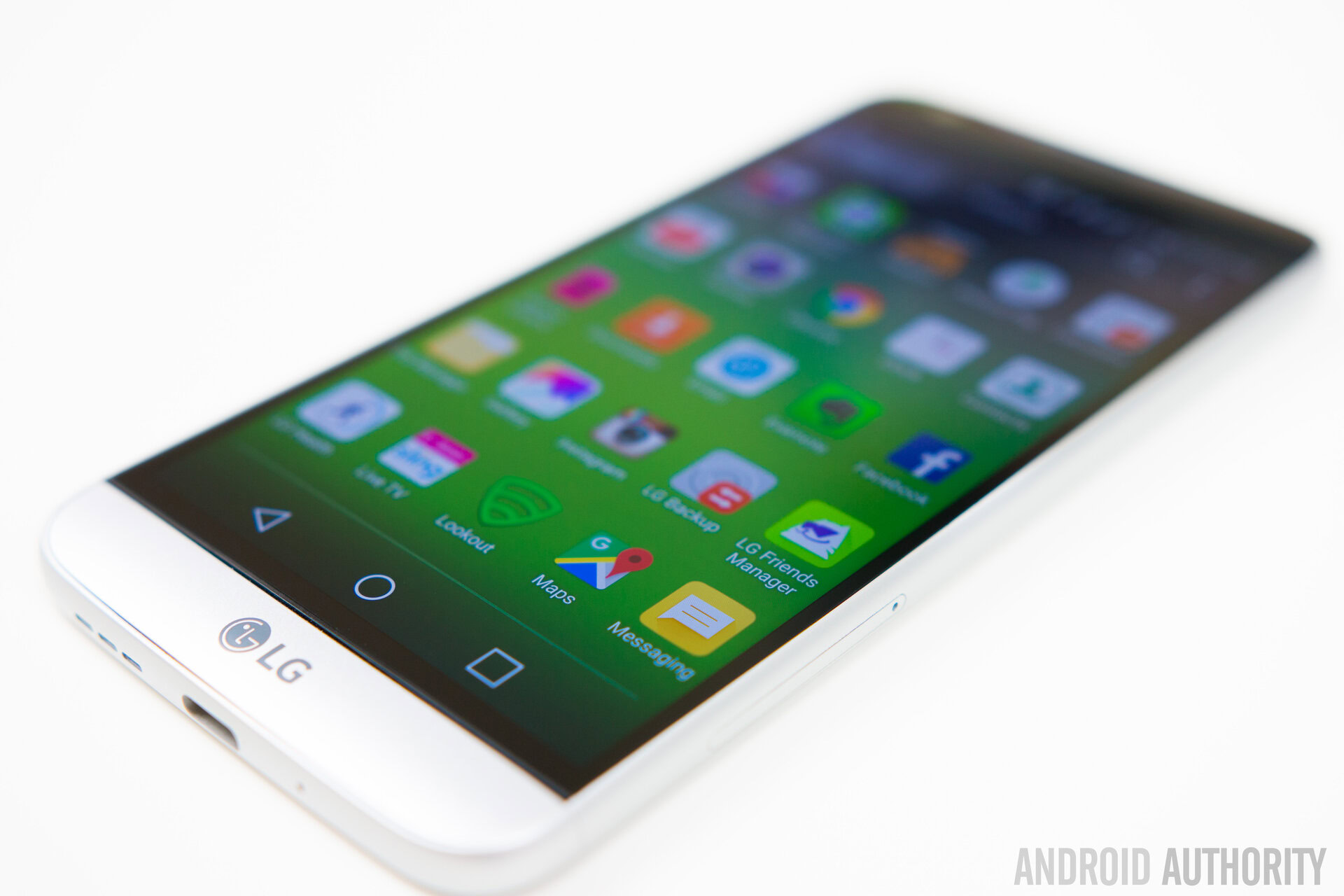 points's tweet card. Are you feeling lucky? Test your luck in this week's Sunday giveaway and you could win yourself a brand new LG G5 smartphone!