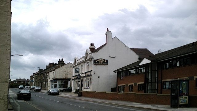 joolear's tweet card. Pedestrian crossing for Racecommon Rd