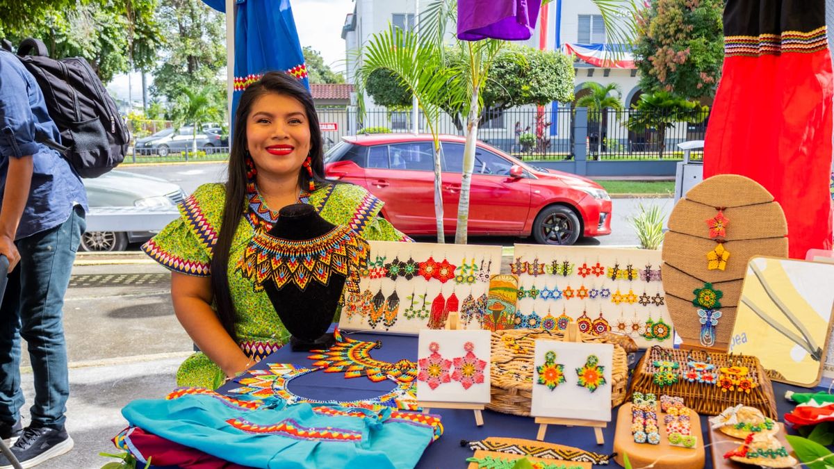 EcoPanamaTV's tweet card. Durante dos meses, los emprendedores completaron diez módulos centrados en formalización empresarial, innovación y herramientas digitales