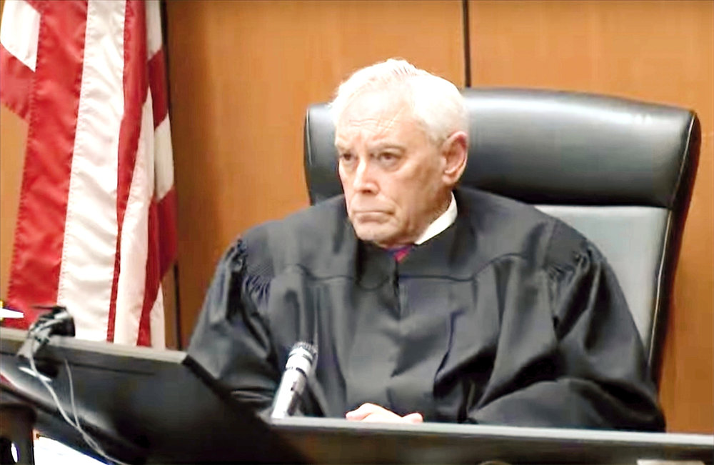 ChavezHiram's tweet card. OpinionPart One.Por Floridalma Cruz (VERSION AL ESPAÑOL ABAJO)In Southern California, the case against Pastor Naasón Joaquín García, known by his followers as the Apostle of Jesus Christ, concluded...