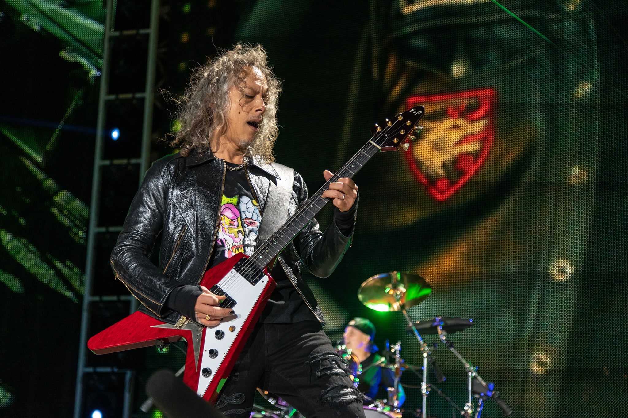 metalinjection's tweet card. A custom Gibson CEO4 that Kirk Hammett played at Ozzy Osbourne’s “Back To The Beginning” show in Birmingham just went for $76,800. The estimate was $6,000. Somebody paid more than twelve times that...