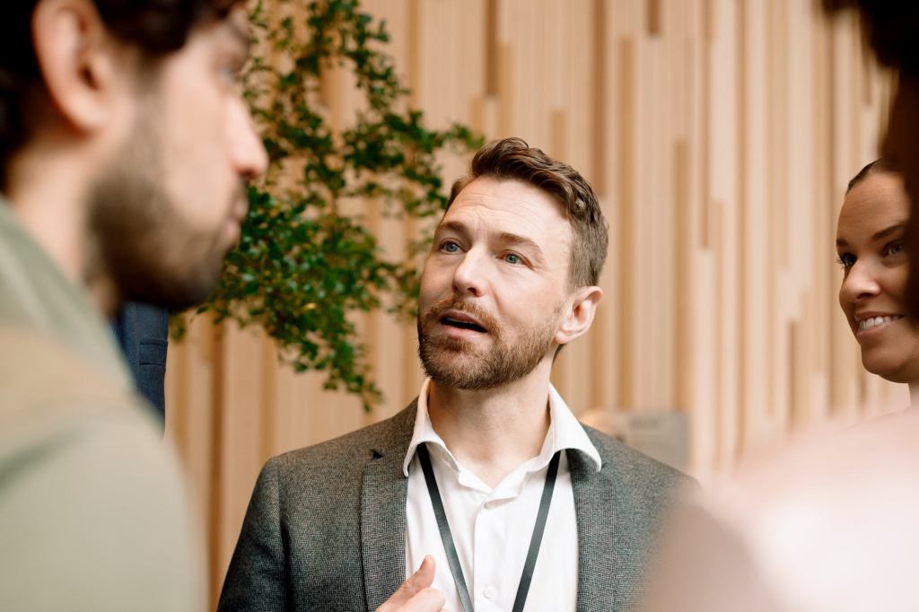 sbdcorlando's tweet card. These five mistakes can ruin your networking efforts.