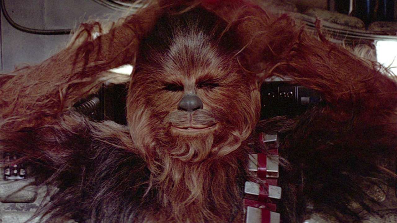 begeek's tweet card. Le look emblématique de Chewbacca dans Star Wars résulte d’un mélange original : ses créateurs se sont inspirés à la fois de véritables animaux et d’une créature issue d’un autre grand classique de...