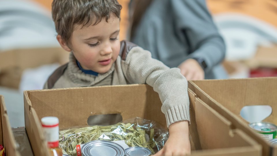 UNICEFUSA's tweet card. Join UNICEF USA in urging Congress to restore and expand access to SNAP and help protect children now.