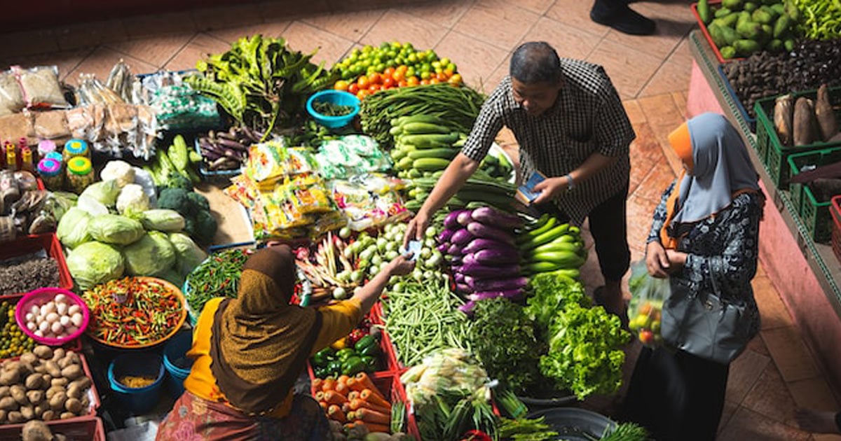 orfonline's tweet card. Explore how Fintech is reshaping sustainable food systems by improving financial access, reducing waste, boosting resilience, and empowering smallholder farmers.