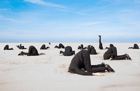 LollyDaskal's tweet card. A single bad habit, left unchecked, can be enough for your leadership to weaken and fail. Weakness of attitude becomes weakness of character.