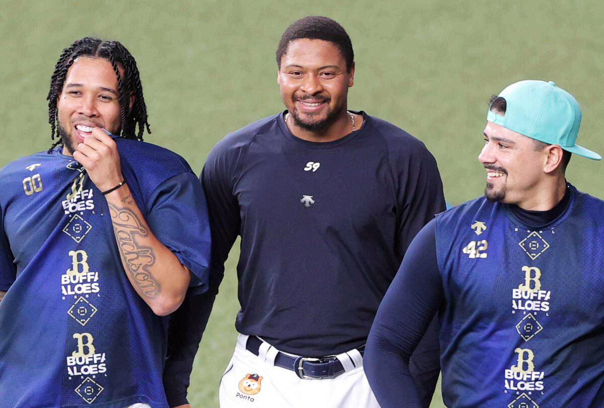 7J8trtQhpN27cQV's tweet card. 　オリックスのルイス・ペルドモ投手（３２）が来季も残留することが２６日、濃厚となった。昨年のシーズン途中に加入し、今季は５０試合で２勝４敗、リーグ２位の３３ホールド。主に勝ち試合の８回でリリーフ陣を