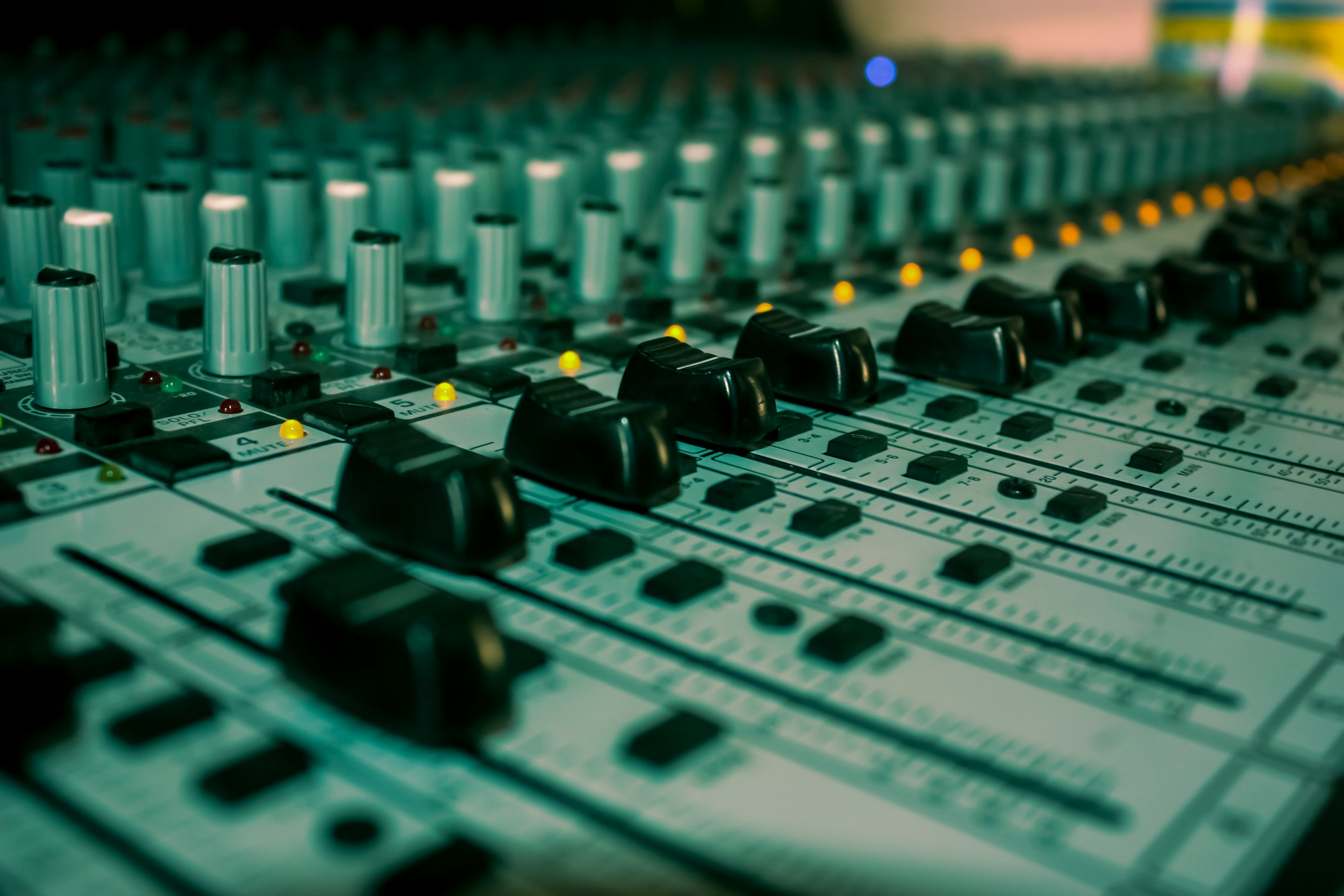 SoulcodeAgency's tweet card. Learn how easy it is to start/stop your local Sitecore instances with a modified SIF developer script.