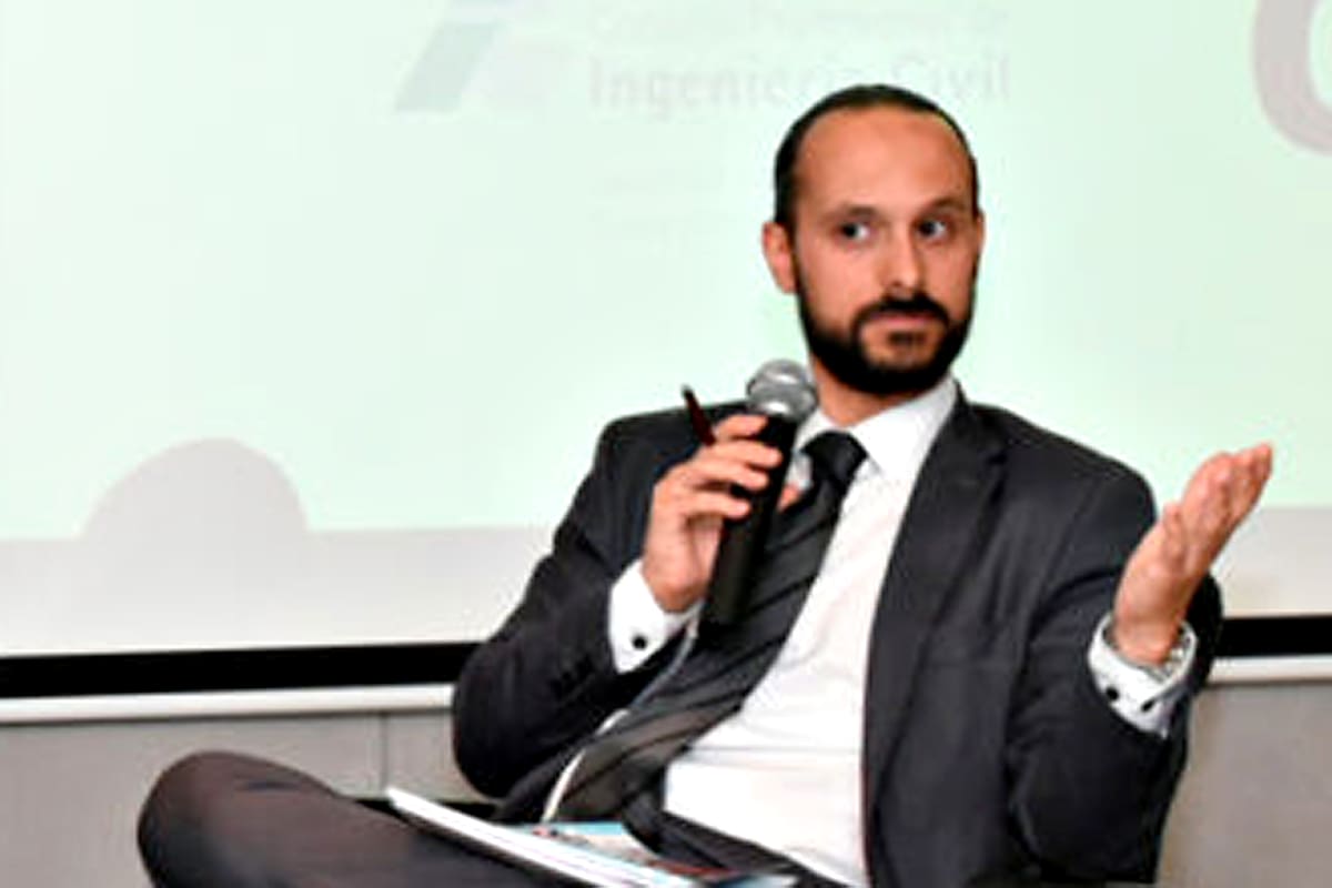 puellaok's tweet card. Camilo Cordero Fabbri tiene rango de director en la OA; representó al empresario en la causa en la que fue condenado y su nombre aparece en una lista de contactos para responder ante emergencias...