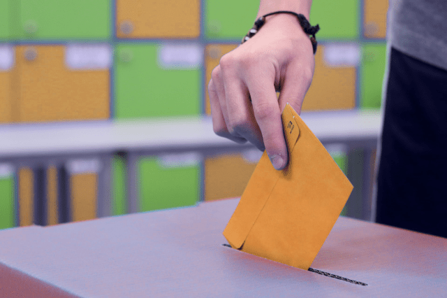 SpeakUp407's tweet card. These workers saw a real wage cut of nearly 25% in their last two contracts, and their last contract expired over a year and a half ago.