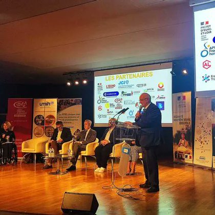 Tweet card summary image