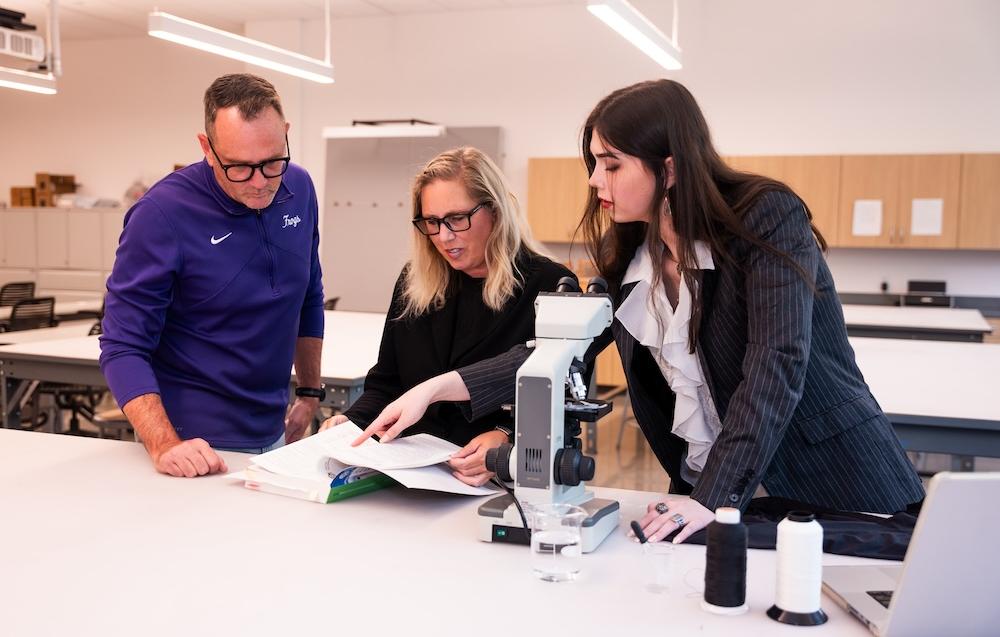 TCU's tweet card. After discovering that plastic particles from textiles can end up in our organs, Adelaide Lovett wanted to explore the impacts that don’t show up under a microscope.