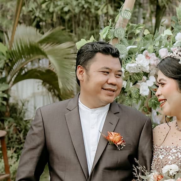 myserver9's tweet card. WEDDING PHOTOGRAPHY (@iseestory) • Instagram photos and videos