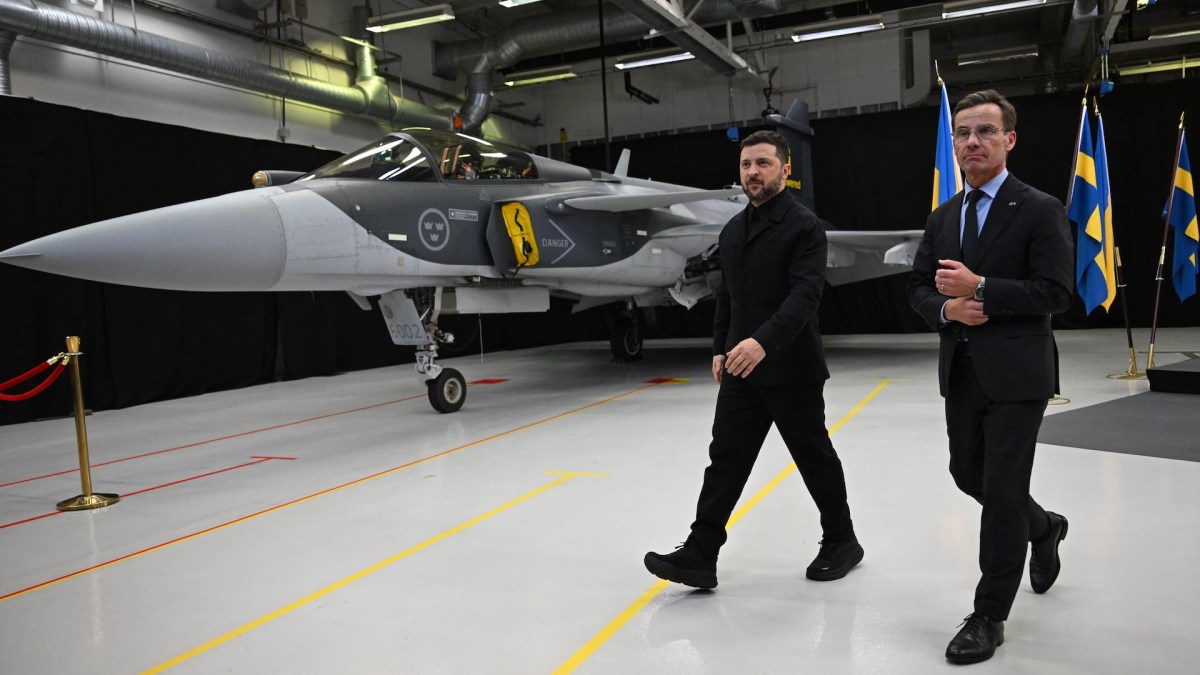 SimpleHorn's tweet card. Sweden and Ukraine have unveiled a plan to deliver up to 150 Gripen E fighters to the war-torn country, but major questions remain. Sweden and Ukraine have unveiled a plan to deliver up to 150 Gripen...