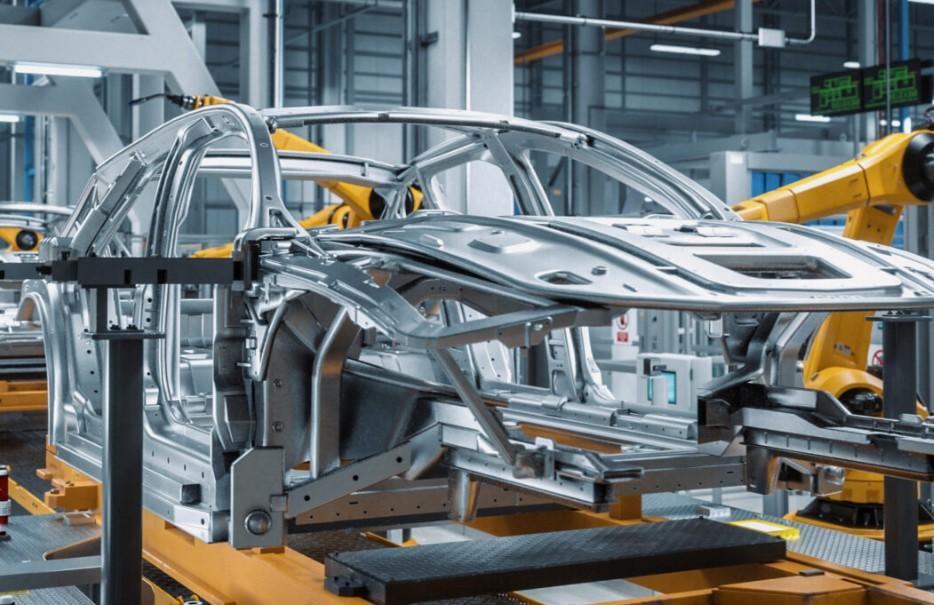 Archimede_Lab's tweet card. L'automotive italiano è in sur place. Quasi metà delle aziende non investe. Tra chi investe la maggioranza lo fa nella mobilità elettrica