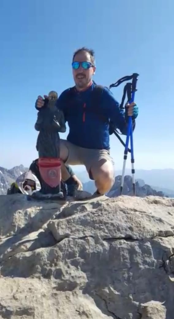 txap_ela's tweet card. Ángel Muñoz ‘Bakaioko’ recapitula las experiencias vividas junto a su amigo ‘Txapela’ desde el inicio de los síntomas en 2017 hasta la actualidad ‘Txapela’ celeb…