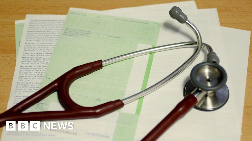 BBCNews's tweet card. The tribunal ruled the doctor's posts "may impact on patient confidence" in both her and the profession.