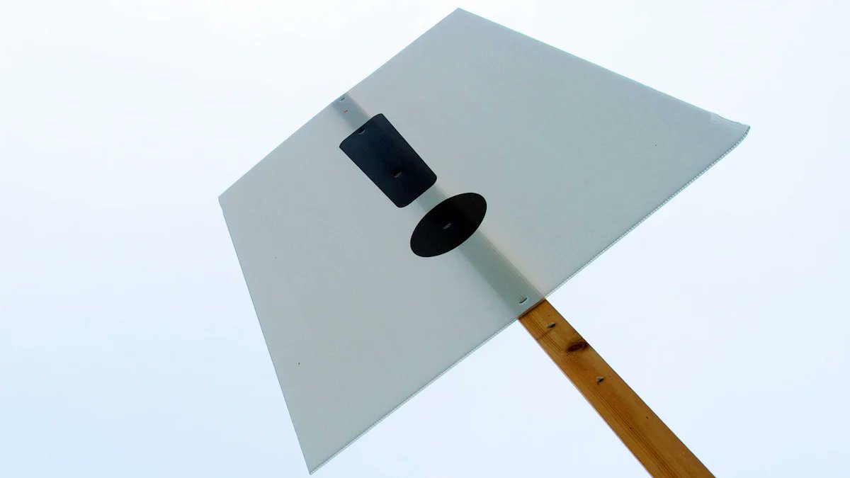 mpodvinec's tweet card. Immer diese Ausrufezeichen! Unsere Autorin kann sie nicht mehr sehen - und verwendet sie trotzdem immer wieder.