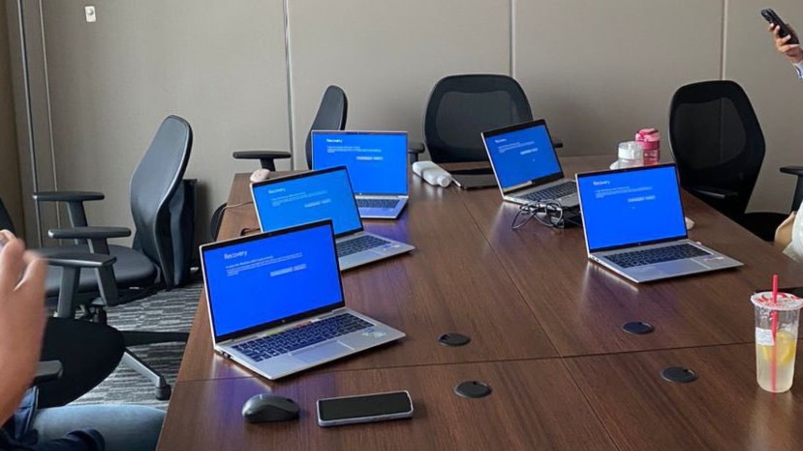 giornalettismo's tweet card. Di fatto, i dati degli utenti non sono stati "disponibili" e questo si configura - come previsto dall'articolo 32 del GDPR - come una violazione. Parallelamente, ci sono altre questioni legate alla...