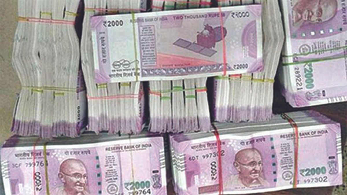 sambad_odisha's tweet card. ଟଙ୍କା ବଦଳ ରାକେଟରେ ଏକାଧିକ ନାବାଳକ: ୨୦ହଜାର ବଦଳ କରିବା ପାଇଁ ହଜାରେ ଖର୍ଚ୍ଚ