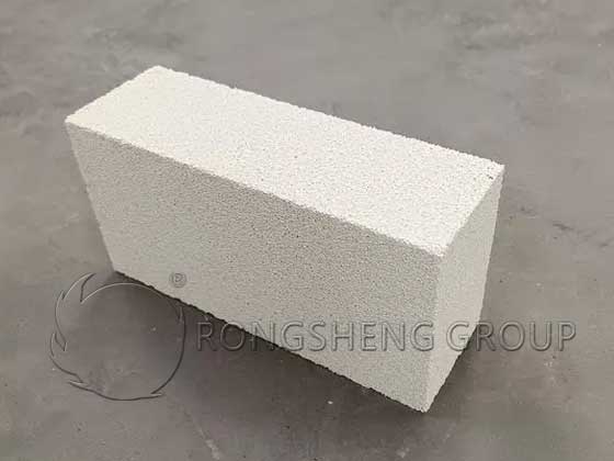 CheapFireBricks's tweet card. RS Manufacturer of JM lightweight insulating refractory bricks, can be customized. Solutions for insulation layer refractory lining materials.