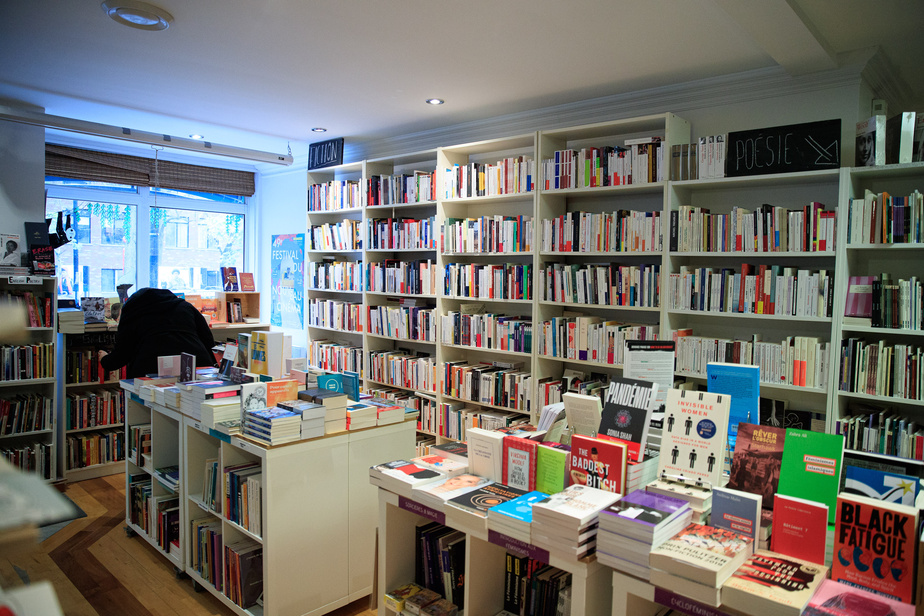 SigneLocal's tweet card. Le terme Vendredi fou est une traduction inspirée du Black Friday aux États-Unis. Cette journée de magasinage au rabais suit toujours l’Action de grâce américaine. Le terme « Black » signifie que...