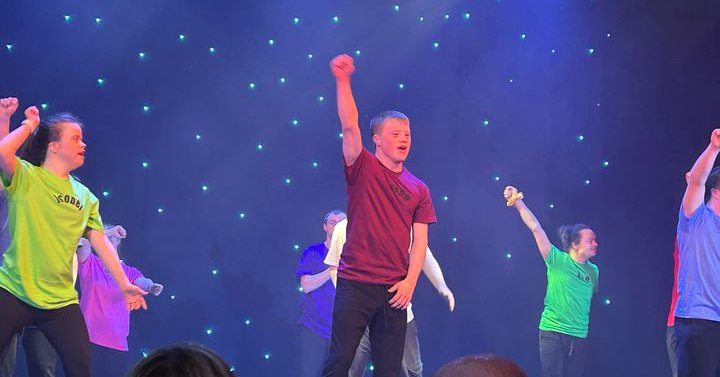 Tweet card summary image