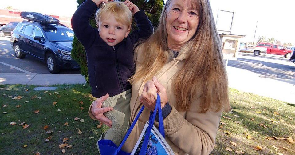MessengerIndex's tweet card. Congratulations goes to Kathy Muzzotta of Emmett as she is the lucky winner of the October 2019 Emmett Farmers Market Bag full of goods (donations from the vendors) drawing. She