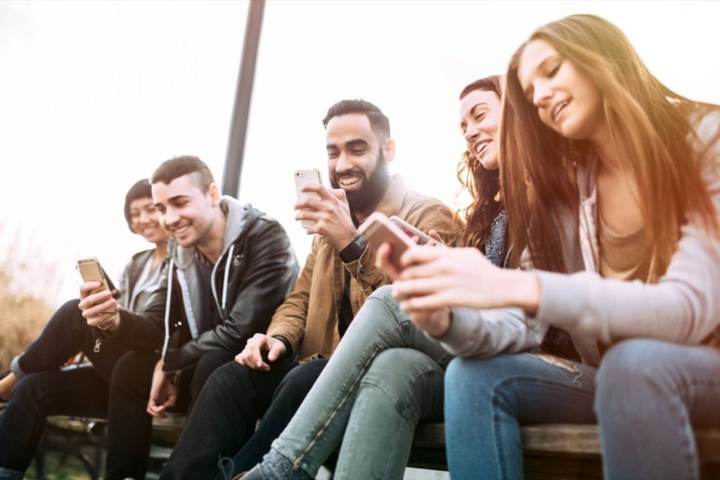 optimizing4u's tweet card. Tips on how to instill brand loyalty in young people.