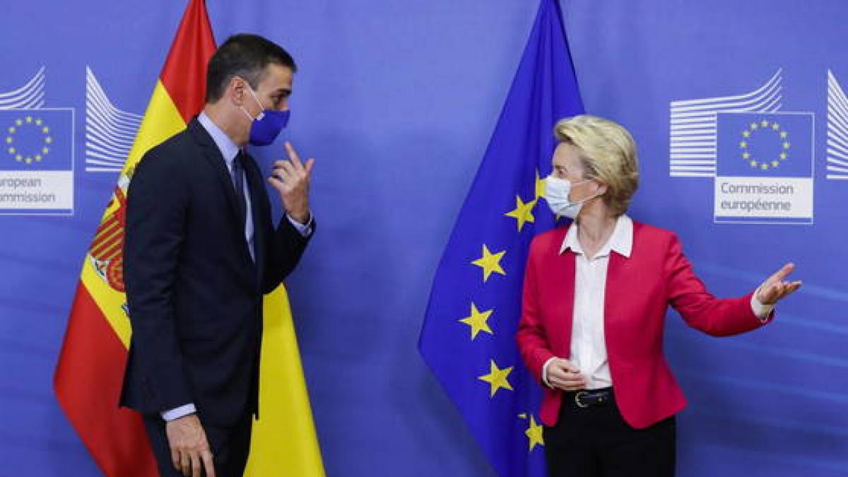 EnricJuliana's tweet card. El extraterrestre que buscaba a su compañero Gurb, extraviado en la Barcelona preolímpica, se lo habría pasado en grande ayer en Madrid. ( Sin noticias de Gurb :