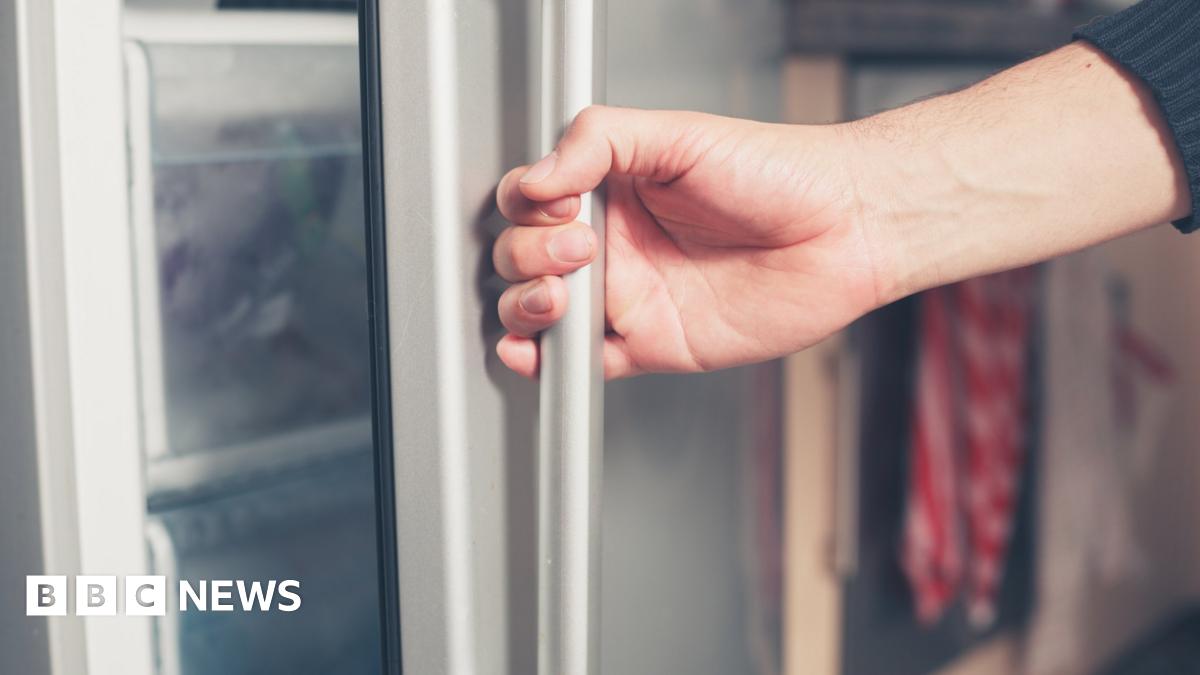 DasaAdmin's tweet card. The consumer group wants manufacturers to stop making fridges with flammable plastic backs.