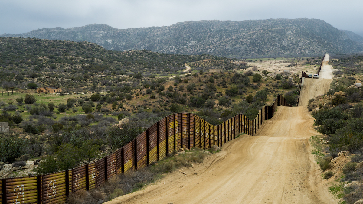 AGU_Eos's tweet card. Undocumented immigrants from agricultural areas in Mexico are most vulnerable to drought and seasonal weather patterns.