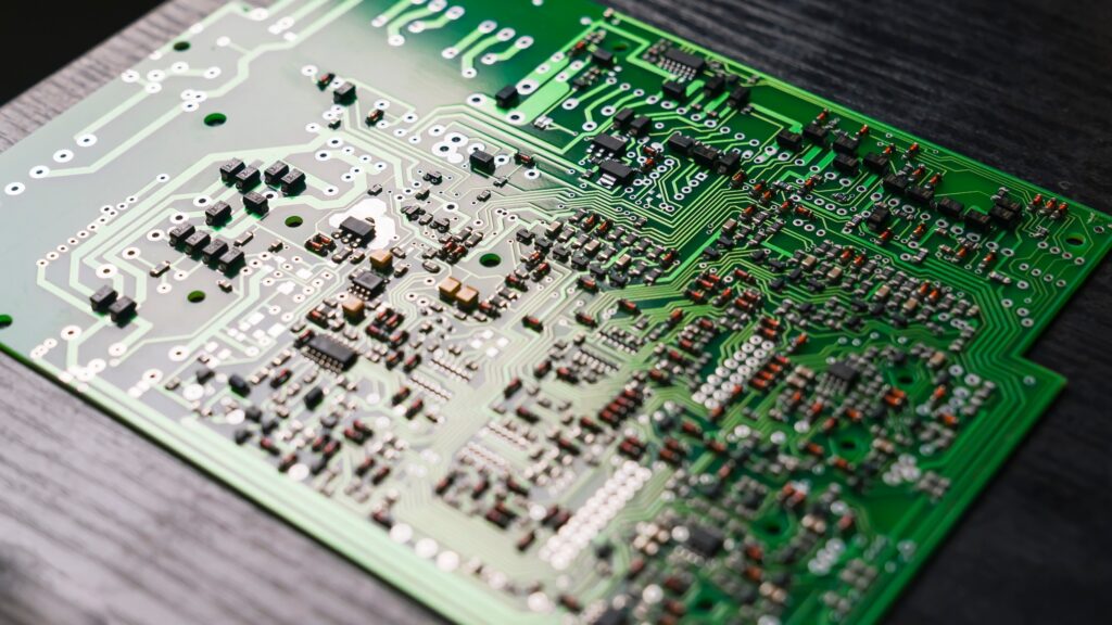 TechOptima's tweet card. The impact of AI on the electronics industry is profound and multifaceted. Let’s explore the key benefits of Artificial Intelligence in this write-up.