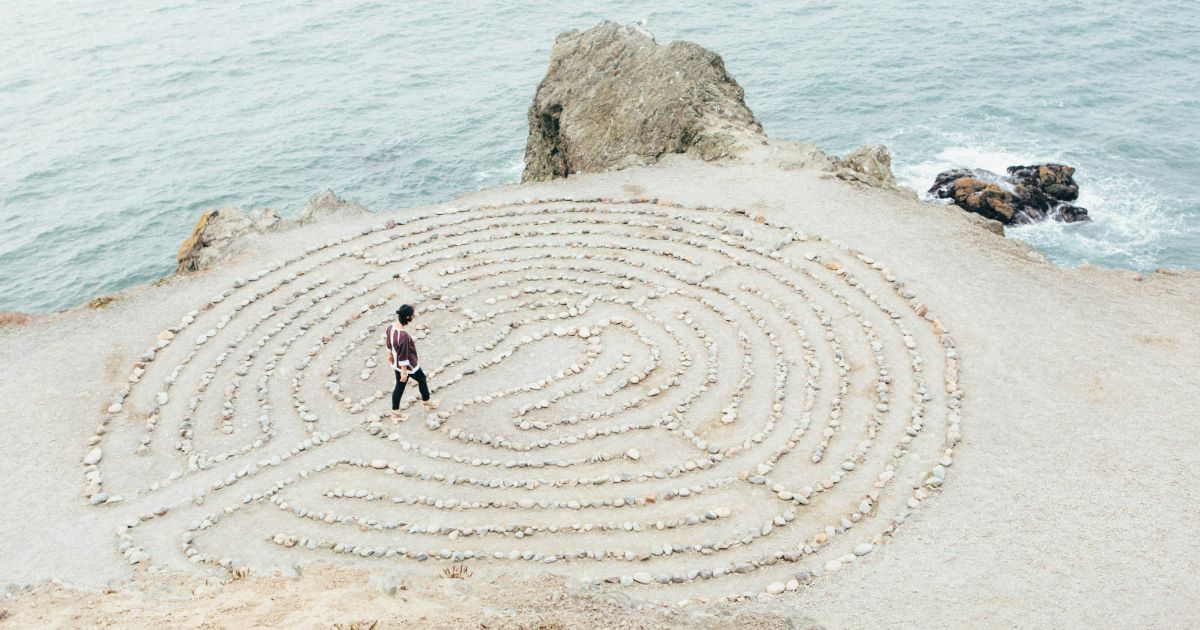 ux_bulletin's tweet card. Imagine browsing a website where every sentence feels like a tongue twister, navigation menus resemble a labyrinth, and pop-ups appear faster than you can say "cognitive overload." Sounds exhausting,...