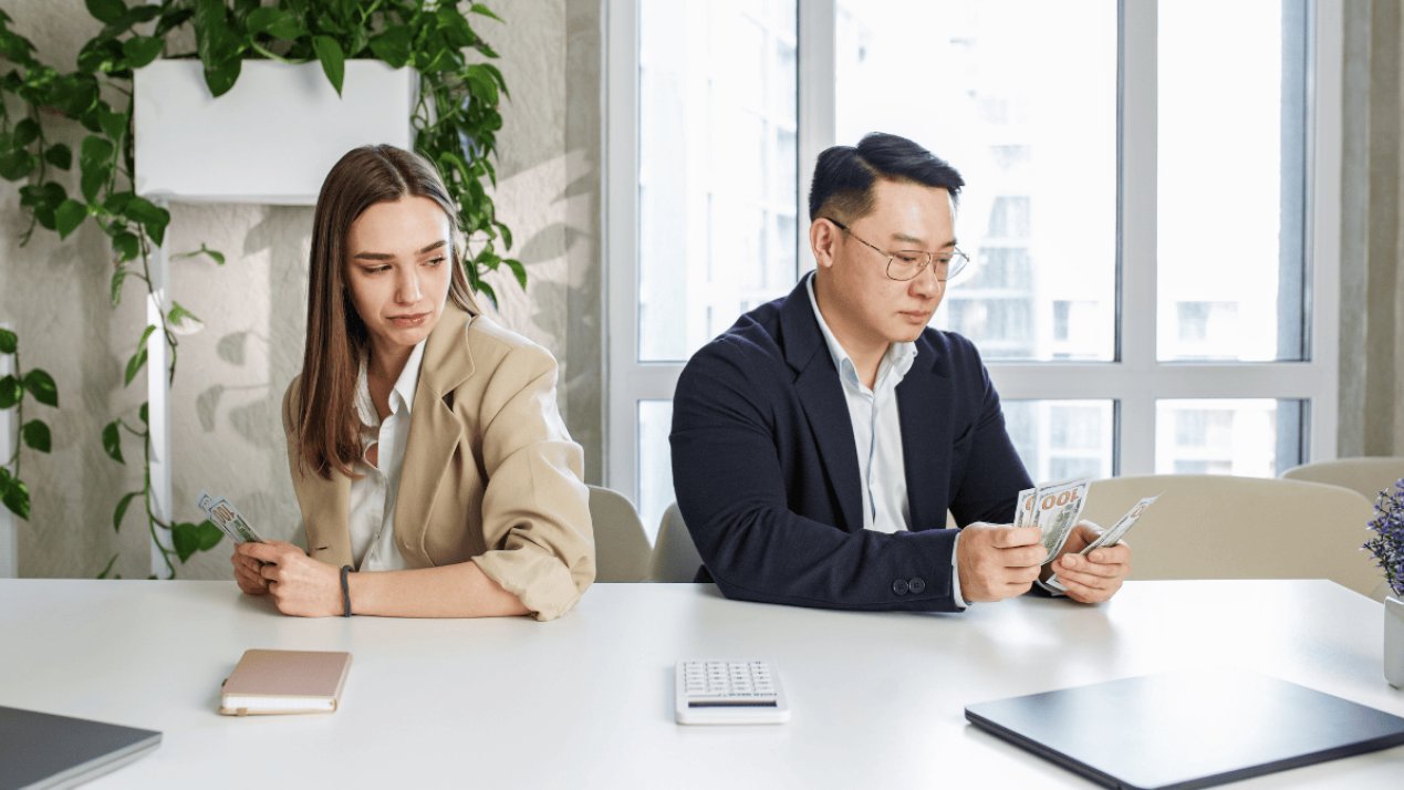 MexTalent's tweet card. Women in Mexico earn 25% less than men, with gaps widening in leadership roles, reports Worky. Structural barriers persist across sectors.