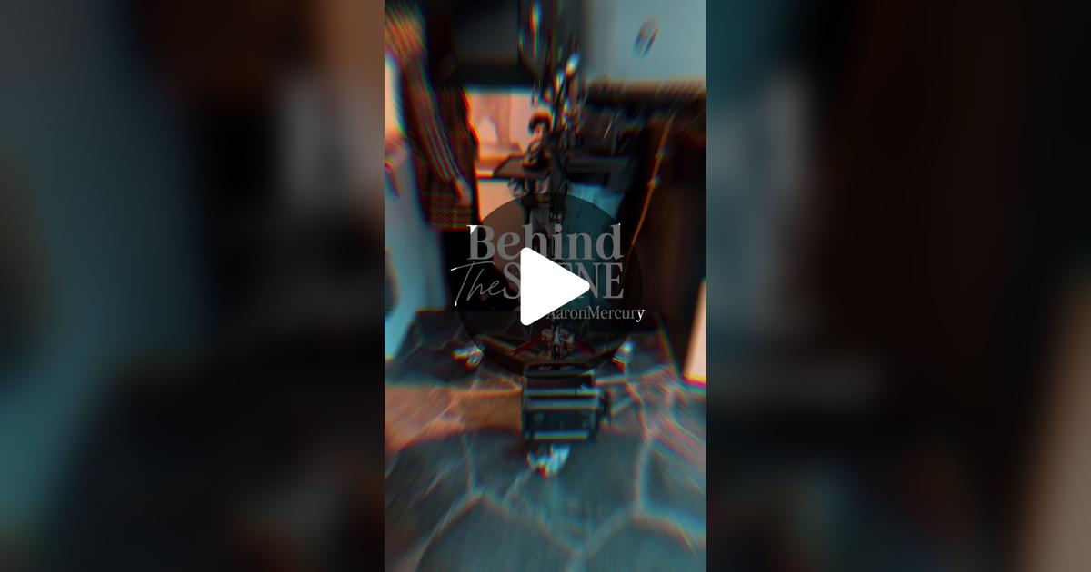 leay_98's tweet card. 3492 me gusta, 201 comentarios. "Amo los detrás de cámara de @Aaron Mercury creo que es lo mío 🤭 @EstiloDF se vieneeee ufff"